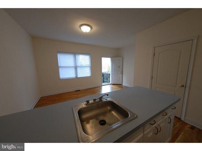 Building Photo - 2822 Ogden St