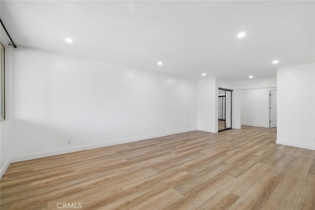 Building Photo - 17000 Burbank Blvd