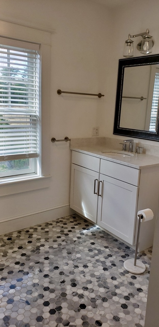 Beautiful, spacious bathroom - 81 County Rd