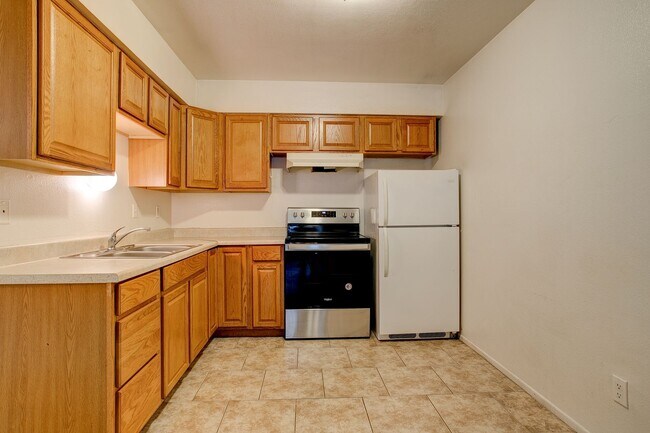 Building Photo - 7850 E Glenrosa Ave