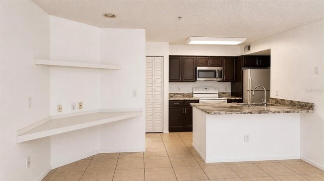 Building Photo - 2218 Grand Cayman Ct