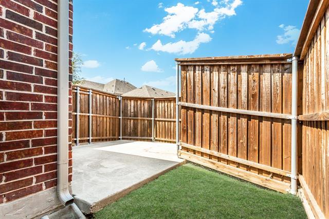 Building Photo - 2104 Miramar Dr