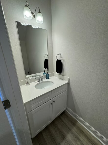 Building Photo - 5681 Stellarjay St