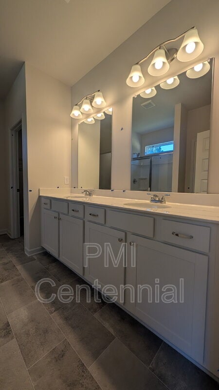 Building Photo - 4 Haven Dr