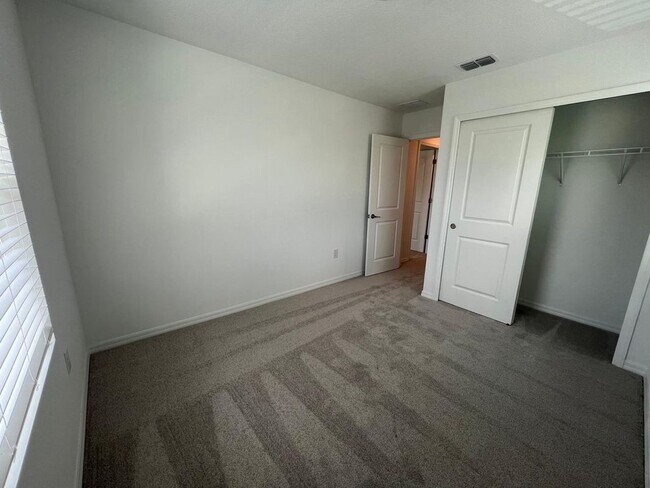 Building Photo - 2541 Penguin Blvd