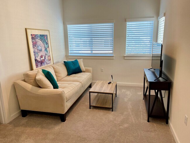 Building Photo - 6800 Menchaca Rd