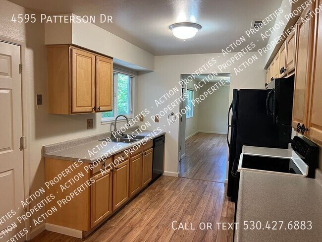 Building Photo - 4595 Patterson Dr