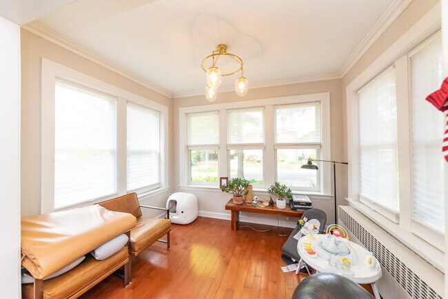 Building Photo - 426 S Elmwood Ave