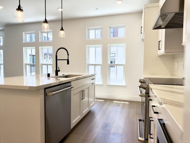 Building Photo - 543 Shockley Aly
