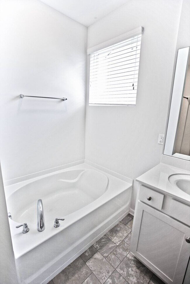 Building Photo - 248 Autumn Terrace Ln