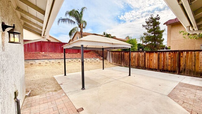 Building Photo - Recently updated Single-Story Home in the lovely community of Wildomar!