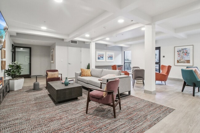 Building Photo - Vista Woods Senior