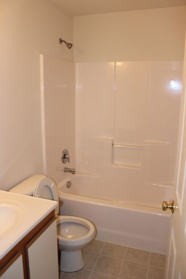 Building Photo - 1913 Tabor Village Dr