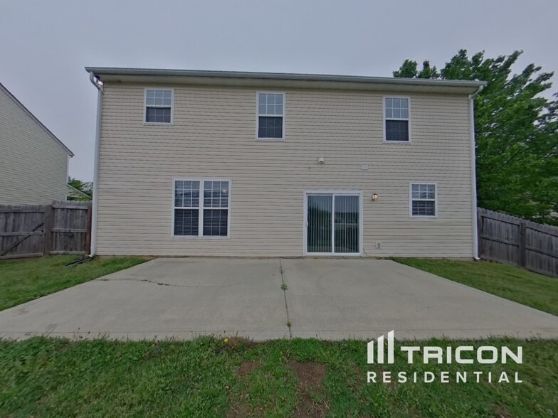 Building Photo - 2426 Highland Park Dr