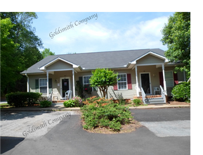 Building Photo - 207 B Hillandale Road