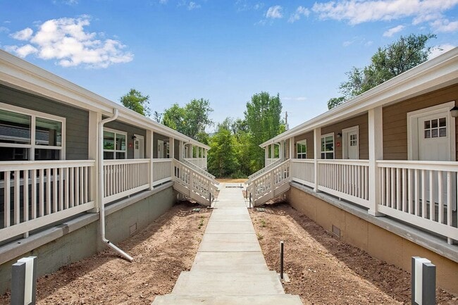 Building Photo - Brand New 1BR/1BA Apartment in Lyons!