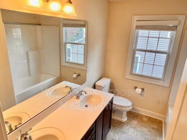 Building Photo - 121 Orianna Dr