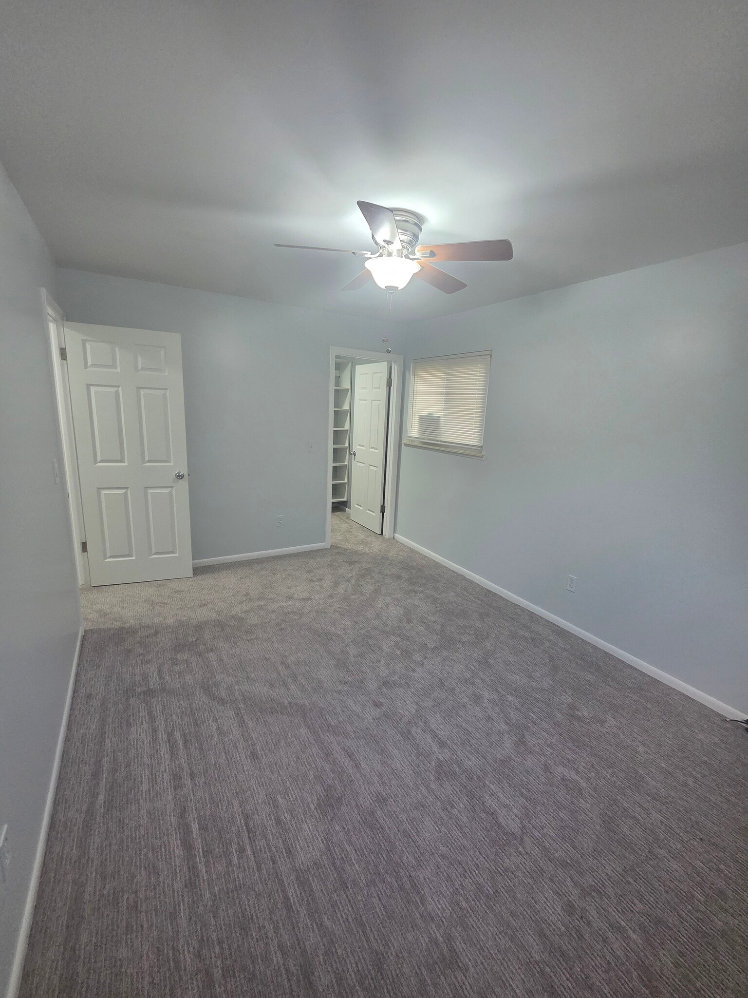 Master bedroom - 1095 Green Meadows Dr