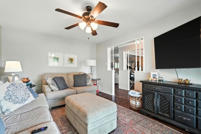Building Photo - 3026 Ventura Dr