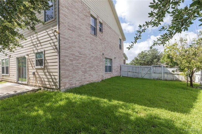 Building Photo - 24 Candy Ln
