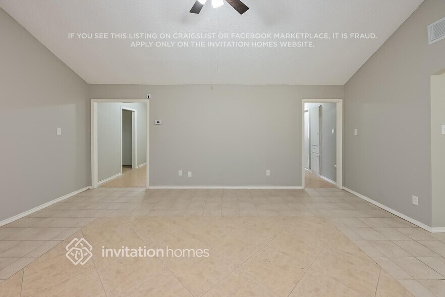 Building Photo - 8703 Saratoga Forest Dr