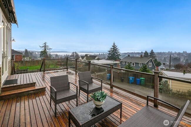 Building Photo - Light-Filled Magnolia Home with Spectacular Northwest Views
