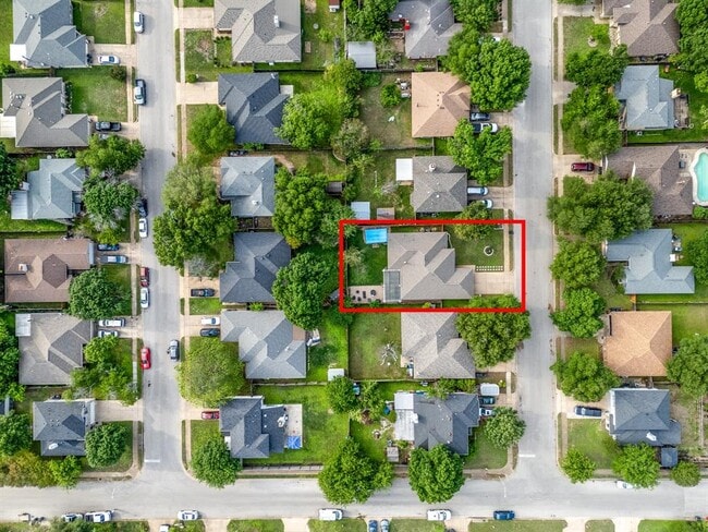 Building Photo - 505 Eaglecreek Dr