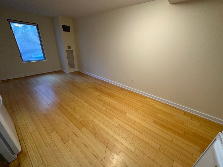 Building Photo - 7 Boylston Sq