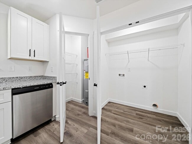 Building Photo - 2753 34th St Pl NE