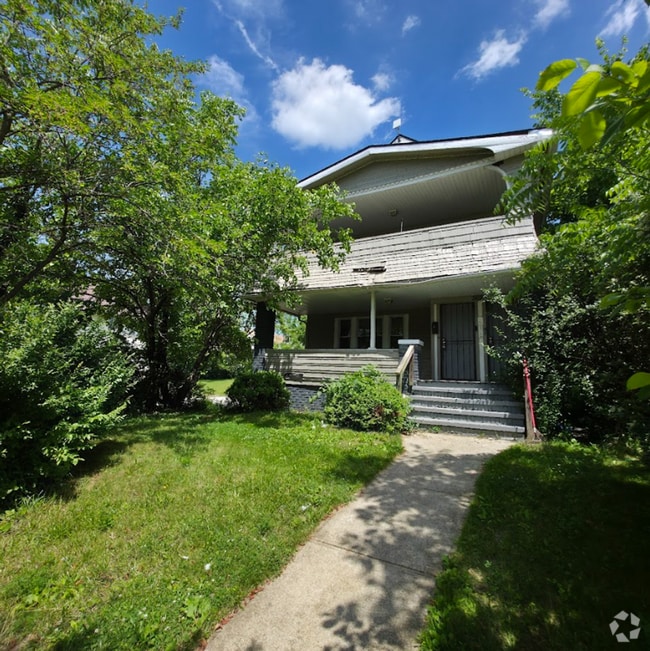 Building Photo - 3625 E 153rd St