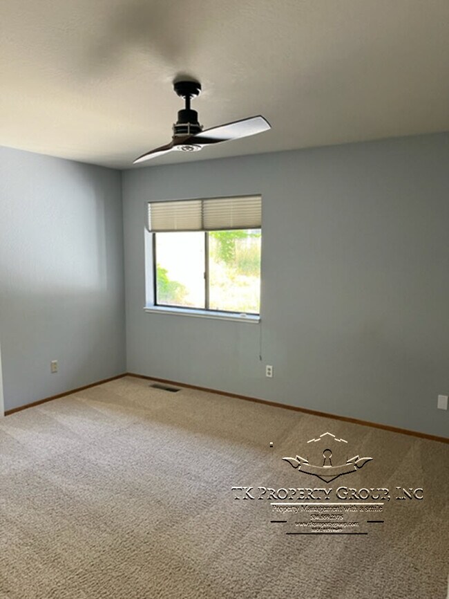 Building Photo - 13285 Sugarbush Ct