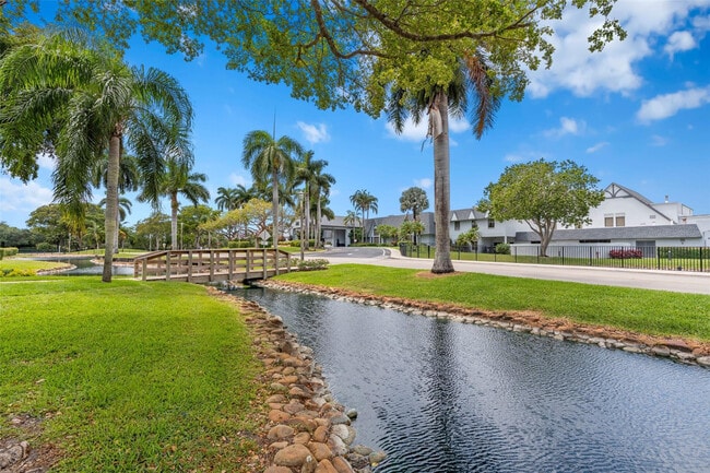 Building Photo - 7301 Amberly Ln