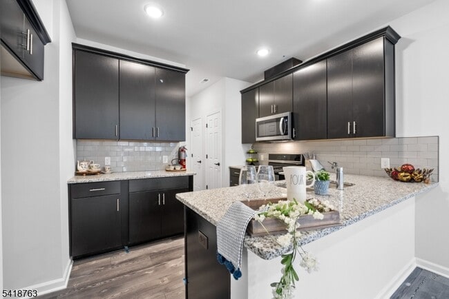 Building Photo - 39 Robeson St