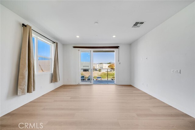 Building Photo - 221 Carmona