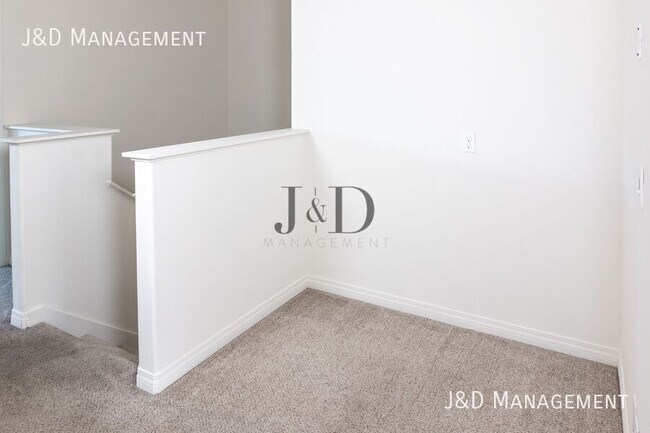 Building Photo - 8955 Valencia St