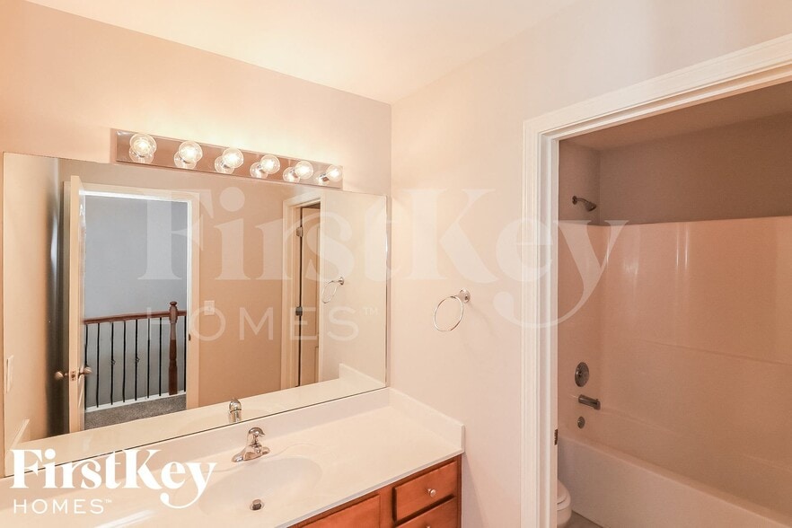 Building Photo - 84 Ivey Meadow Dr