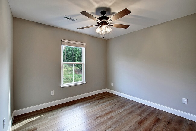 Building Photo - 520 Catalina Ct