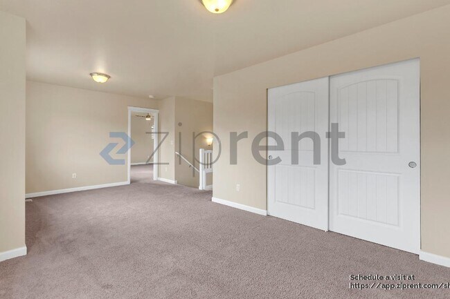 Building Photo - 1433 Bedstone Dr SE