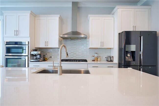 Building Photo - 6030 Richwood Cir