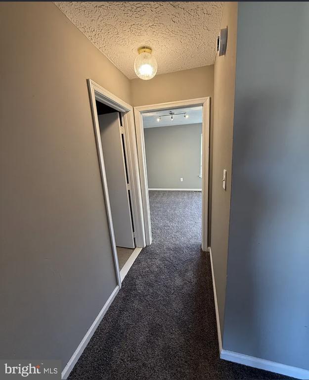 Building Photo - 30 Sycamore Dr