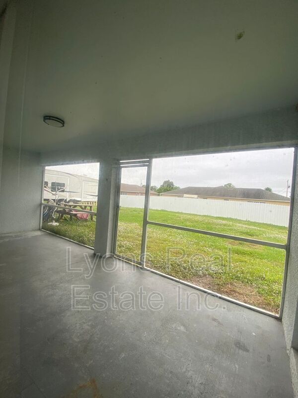 Building Photo - 4543 20th St SW