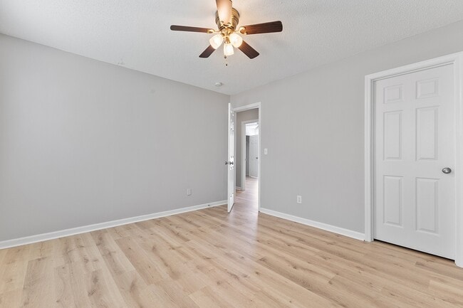 Building Photo - 2112 Echo Glen Ln