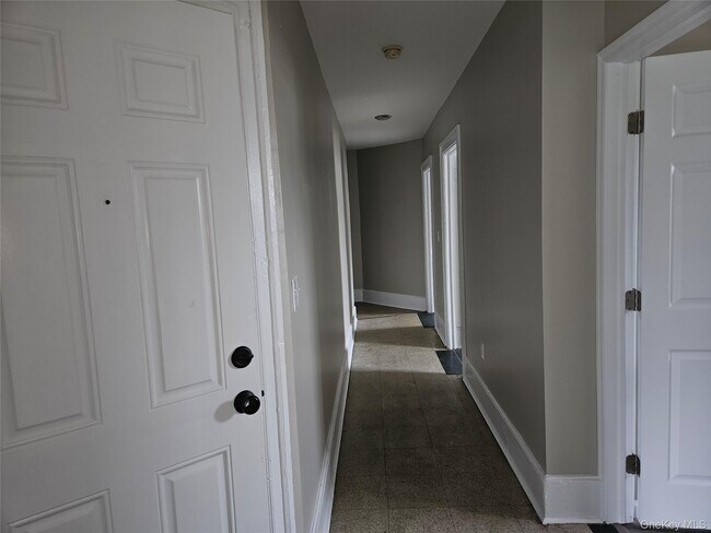 Building Photo - 103 Wickham Ave