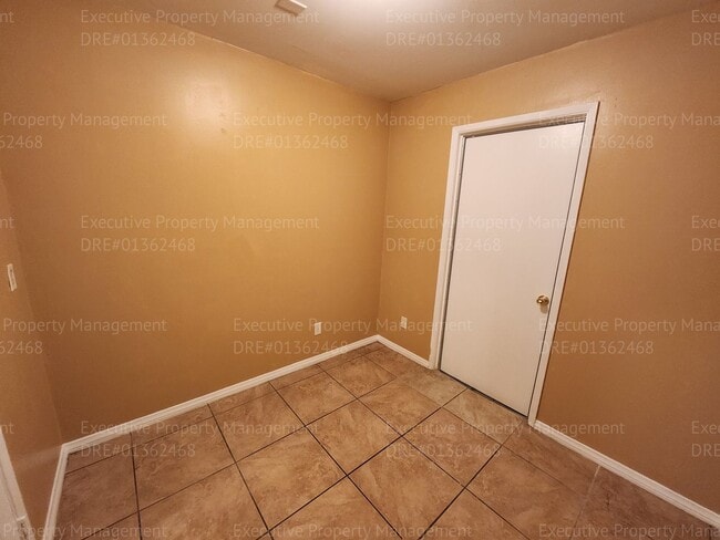 Building Photo - 3 bedrooms /2.5 bath two-story gem boasts ...