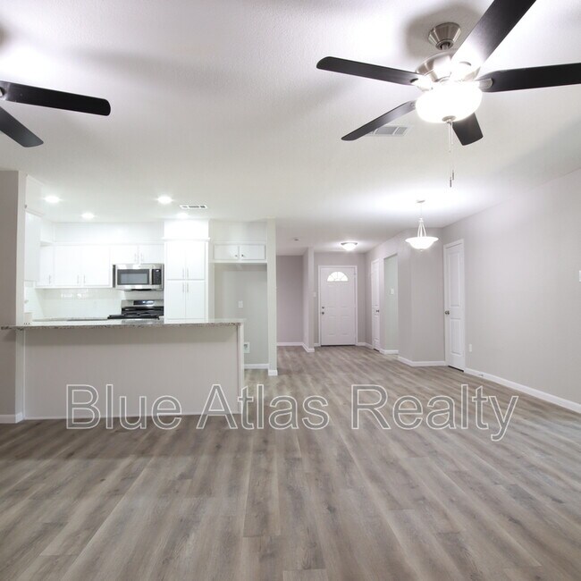 Building Photo - 3629 Venice Dr