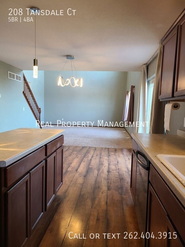 Building Photo - 208 Tansdale Ct