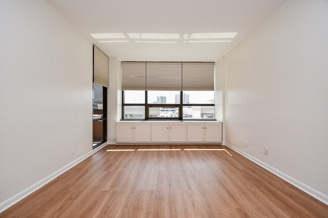 Building Photo - 5150 Hidalgo St