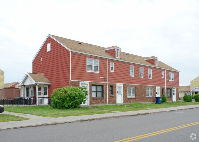 Primary Photo - LaSalle Courts