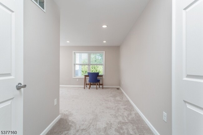 Building Photo - 24 DeCroce Ct