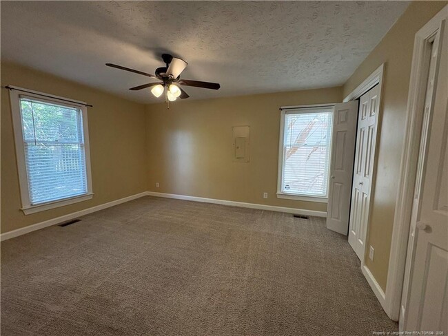 Building Photo - 405 Bannerman Pl